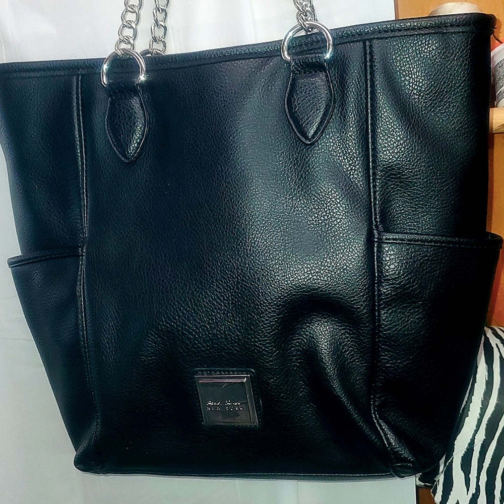 Nicole Miller new York tote- black
